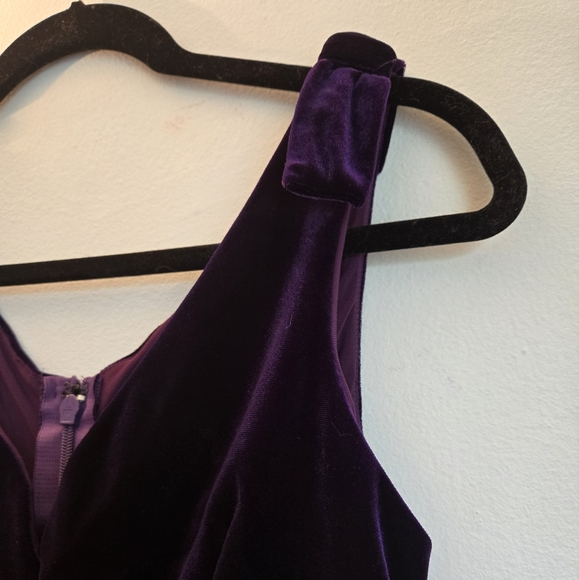 Pinup Couture by Laura Byrnes Gilda Gown - Dark Purple Velvet - Size 6/8 - Picture 8 of 10